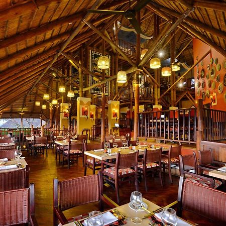 Victoria Falls Safari Suites Εξωτερικό φωτογραφία