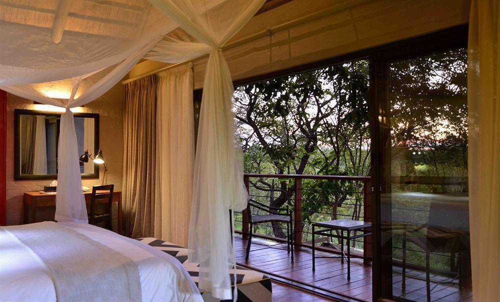 Victoria Falls Safari Suites Εξωτερικό φωτογραφία