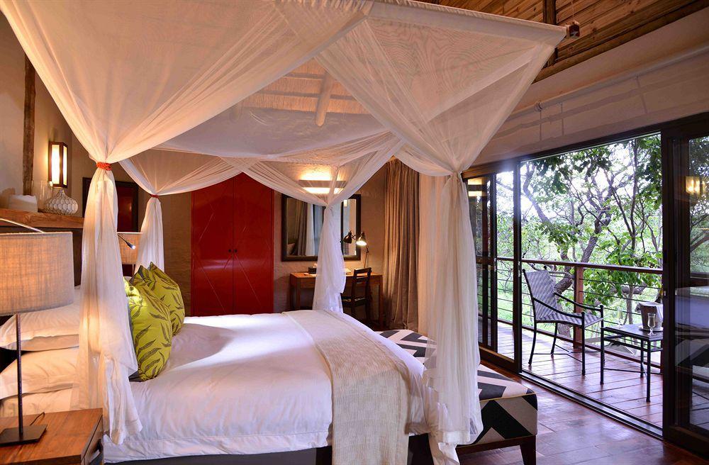 Victoria Falls Safari Suites Εξωτερικό φωτογραφία