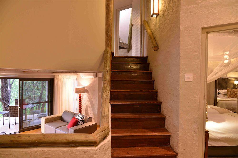 Victoria Falls Safari Suites Εξωτερικό φωτογραφία