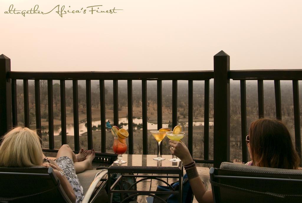 Victoria Falls Safari Suites Εξωτερικό φωτογραφία