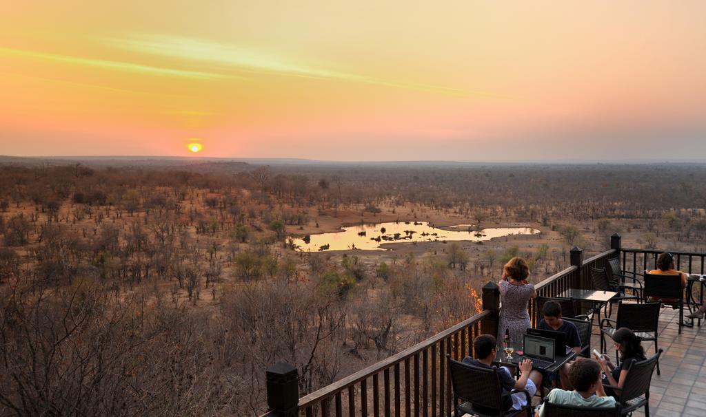 Victoria Falls Safari Suites Εξωτερικό φωτογραφία