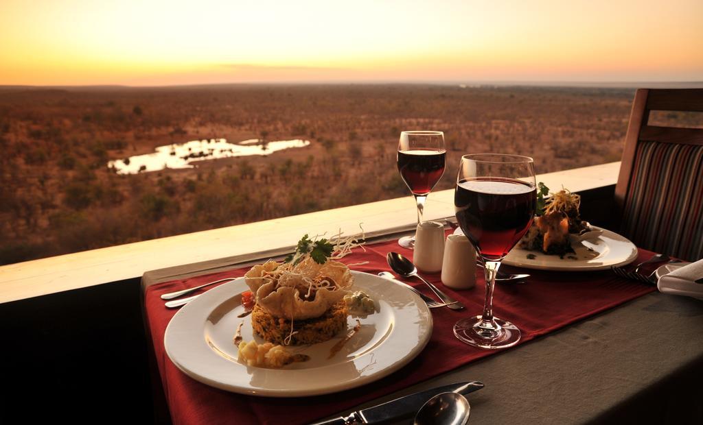 Victoria Falls Safari Suites Εξωτερικό φωτογραφία