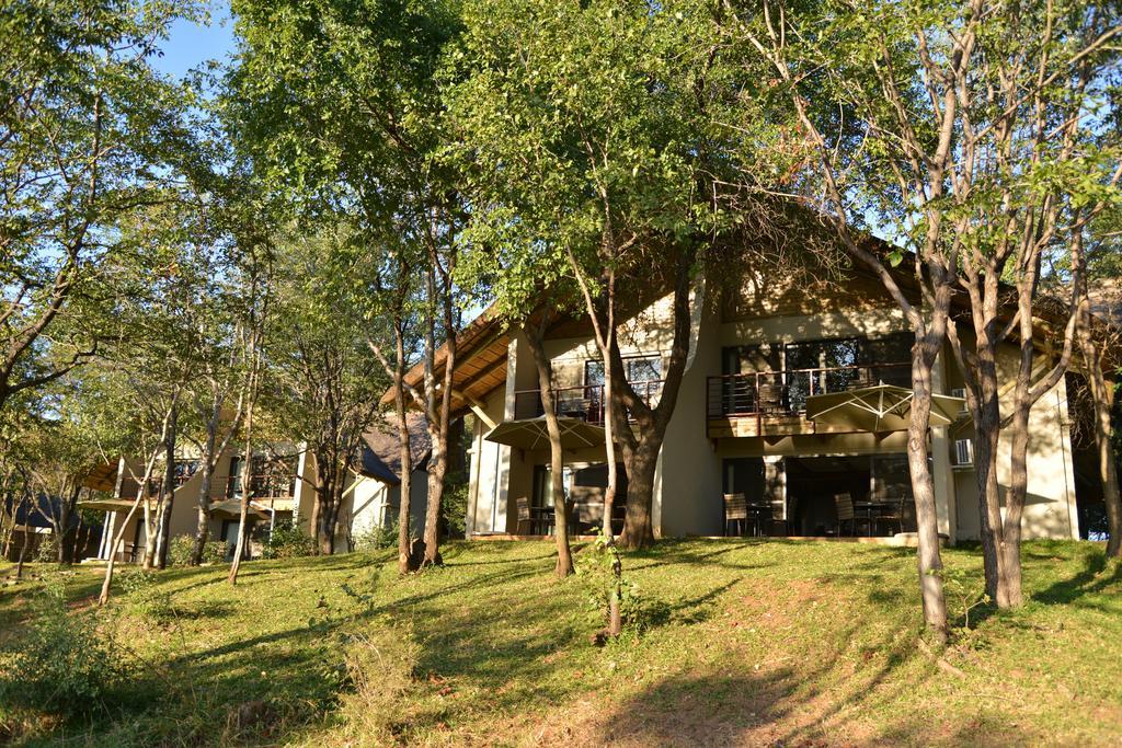 Victoria Falls Safari Suites Εξωτερικό φωτογραφία