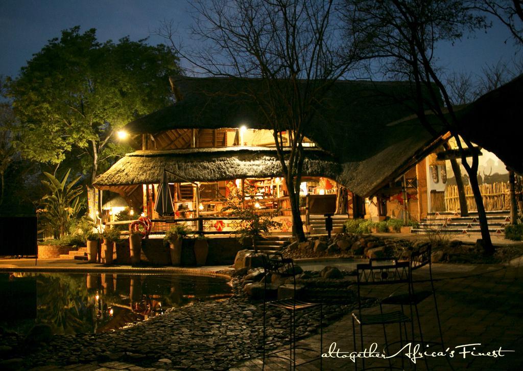 Victoria Falls Safari Suites Εξωτερικό φωτογραφία