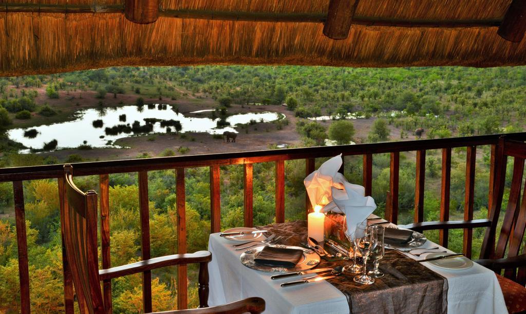Victoria Falls Safari Suites Εξωτερικό φωτογραφία