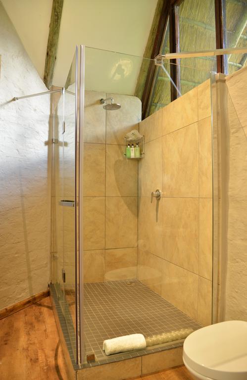 Victoria Falls Safari Suites Εξωτερικό φωτογραφία