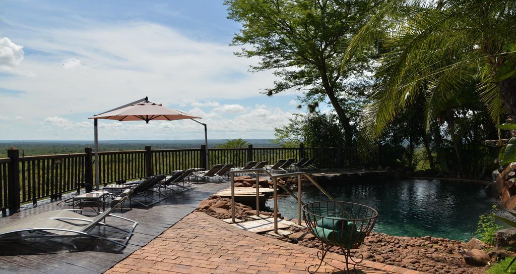 Victoria Falls Safari Suites Εξωτερικό φωτογραφία