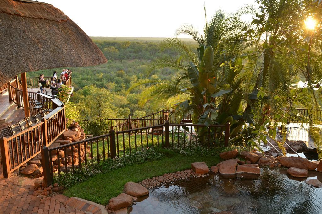 Victoria Falls Safari Suites Εξωτερικό φωτογραφία