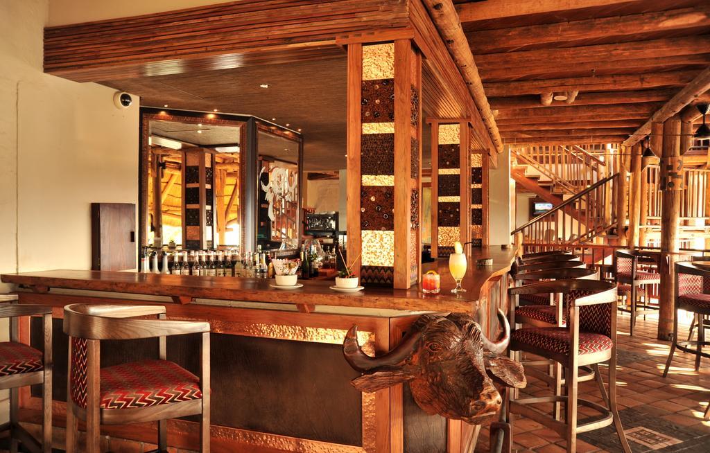 Victoria Falls Safari Suites Εξωτερικό φωτογραφία