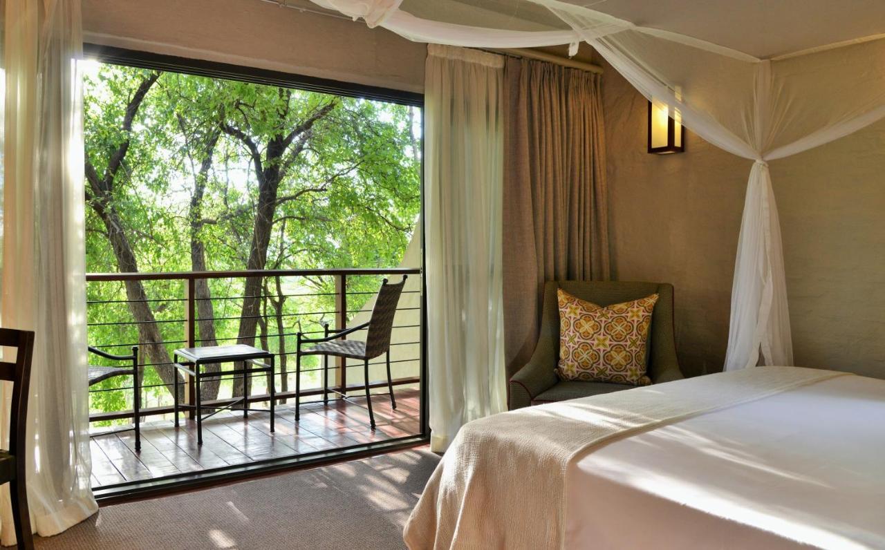 Victoria Falls Safari Suites Δωμάτιο φωτογραφία